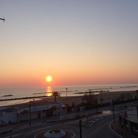Sunrise Beach House - Sea View Montesilvano Exterior foto