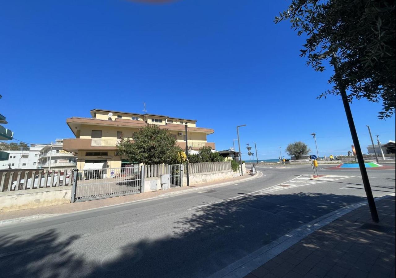 Sunrise Beach House - Sea View Montesilvano Exterior foto